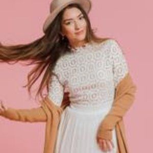 arabella lace dress in classic white